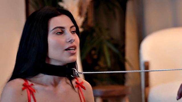 somina milf pussylicking and fingering gf in lingerie