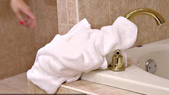 У Элл Флинн грудь больше душа, а постель ей к лицу