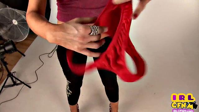 Ebony CFNM spoiling dude at casting