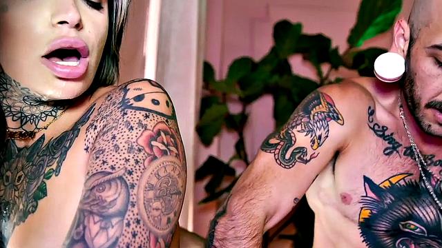 MTF boy strapon fucks babes after pussylicked