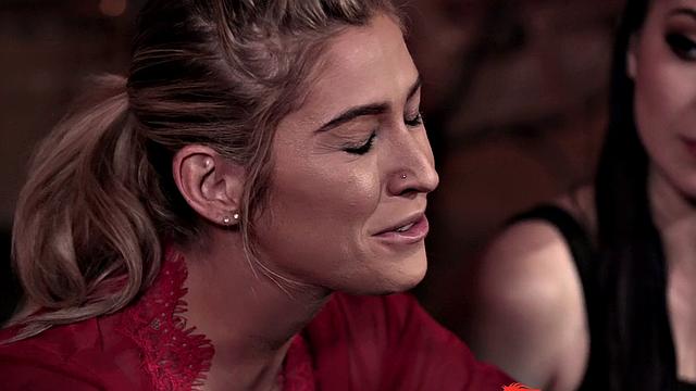 A pierced chick take it from behind in a park doggystyle and cum hard