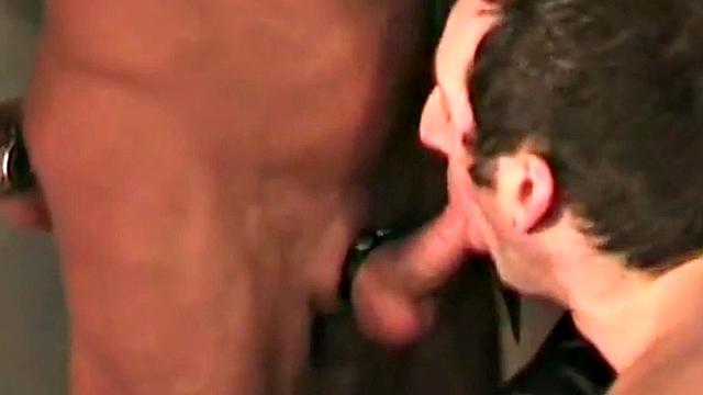 Amateur German hunk rides in 3some while jerked