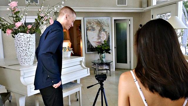 Small Girl Makes Moves