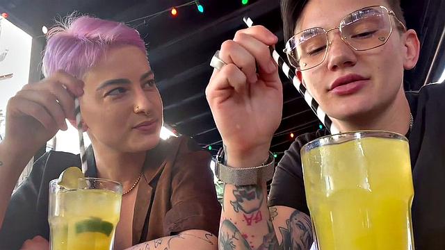 Inked lesbian licks and eats GFs pussy at home