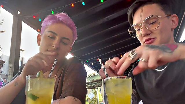 Inked lesbian licks and eats GFs pussy at home