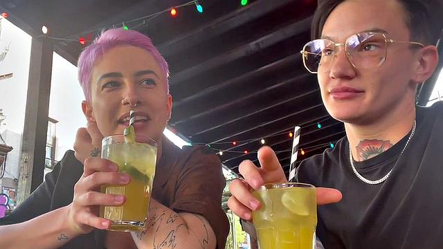 Inked lesbian licks and eats GFs pussy at home