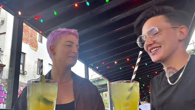 Inked lesbian licks and eats GFs pussy at home