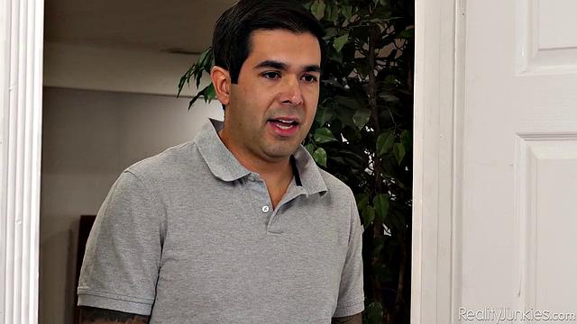 Поймал Эмили Аддисон на измене, а она не особо сопротивлялась - Джон Роуг в деле!