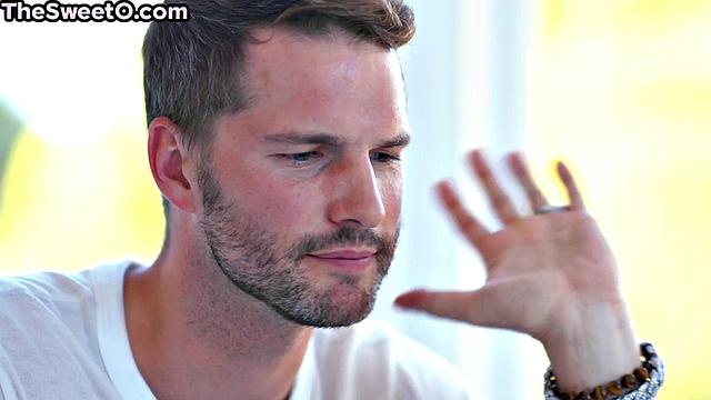 Страстная малышка отдалась своему парню раком, оргазм не заставил ждать долго.