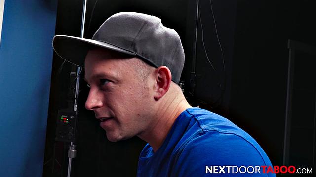 Stepbro's Modeling Gig Turns Into Hardcore Porn - NextDoorTaboo