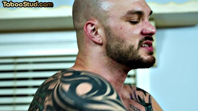 Athletic stud gets doggystyled by Boyfriend