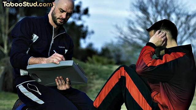 Athletic stud gets doggystyled by Boyfriend