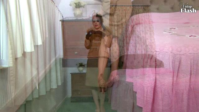 Michelle Moist - Picture Perfect!