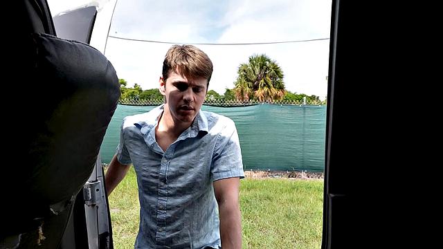 Pulled str8 stud fucks facial guy in public van outdoor