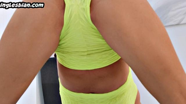 Stunning yoga babe pleased in kitchen by her curvy GF