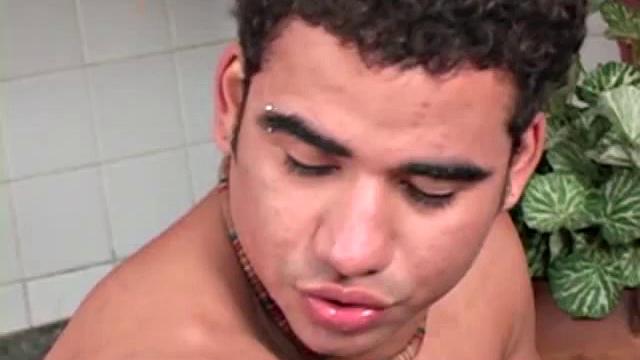 Wearing only a towel, Flavo de Silva prepares breakfast for Darrien Leon. Soon it is revealed that Darien has his plans for a breakfast warm-up. Things get heated when cocks are sucked.