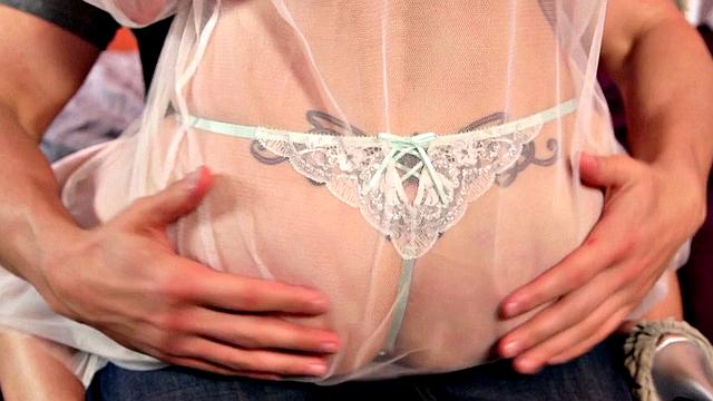 The Elegant Screamer