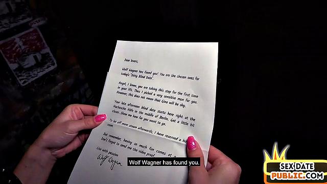 Blonde cougar loves giving head