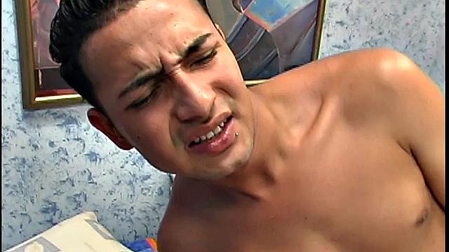 Cockhungry latino satisfies lover