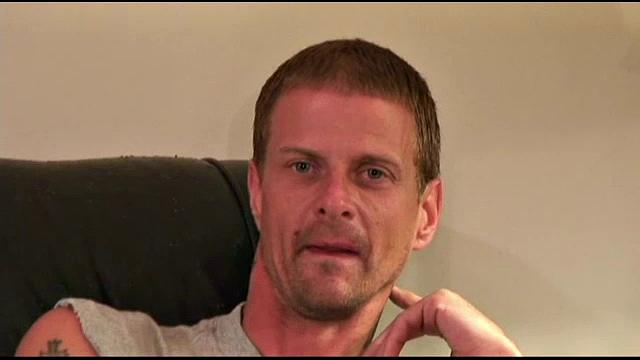 жесткая дрочка на улицах города, любительница доводит до струйного оргазма