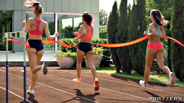 Лана Рой тренируется с Раулем Костой и получает двойную разминку - спорт тут ни при чём, зато как двигается!