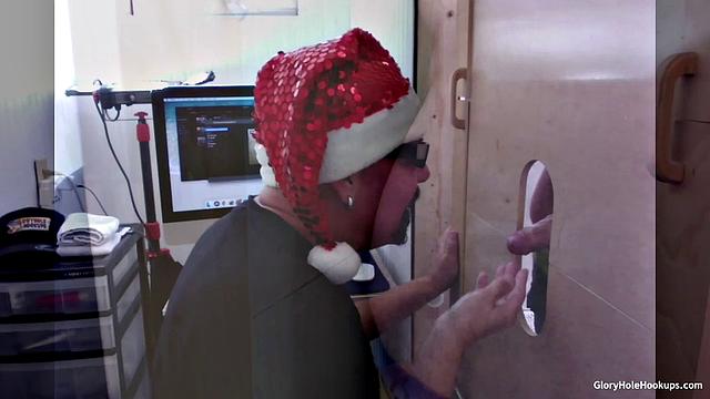 Trucker Gets A Gloryhole Blowjob