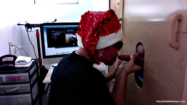 Trucker Gets A Gloryhole Blowjob
