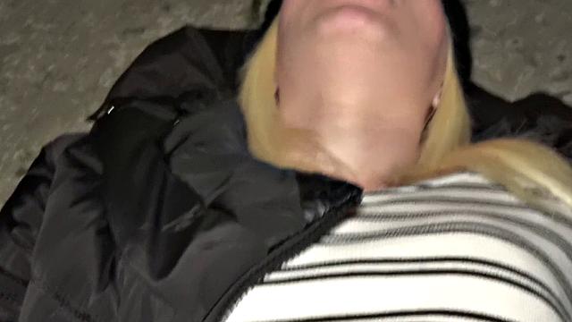 Cash-hungry blonde fucks for a quickie in Czech Republic