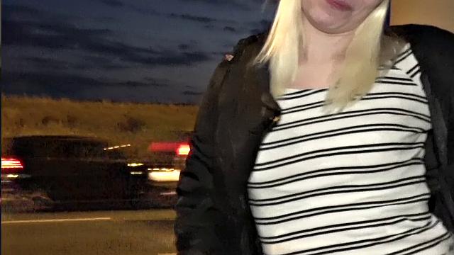 Cash-hungry blonde fucks for a quickie in Czech Republic