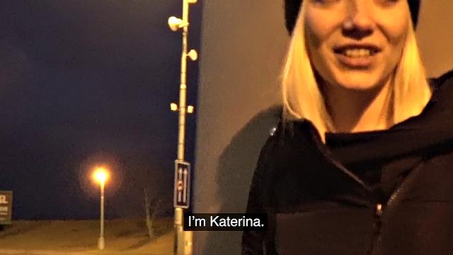 Cash-hungry blonde fucks for a quickie in Czech Republic
