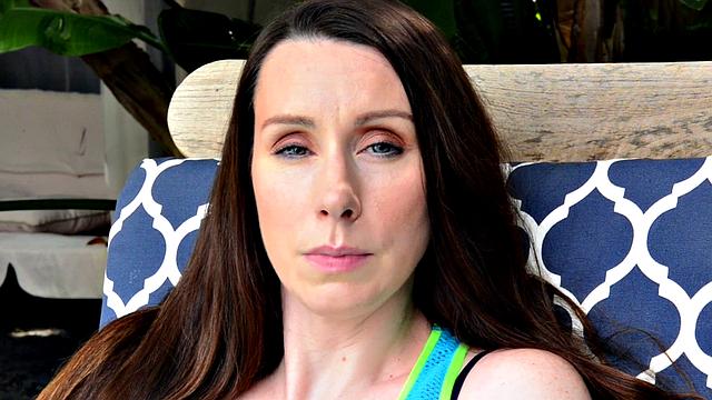 милфа реми мастурбирует между стиркой и семейными хлопотами