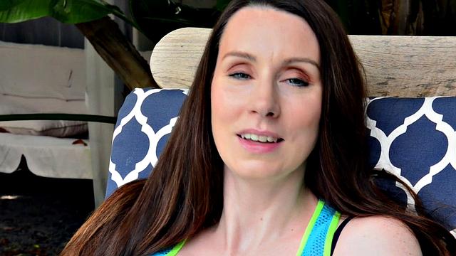 милфа реми мастурбирует между стиркой и семейными хлопотами