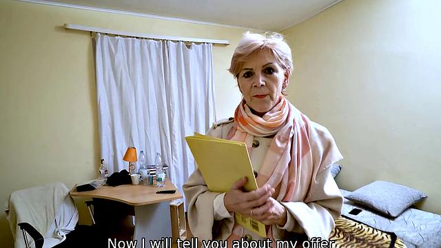 SWEET mature woman with dyed hair has nothing against quick sex