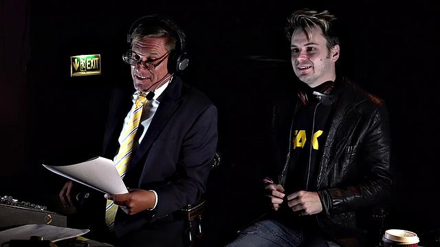 Похотливые косяки и горячий секс за кадром на рождество