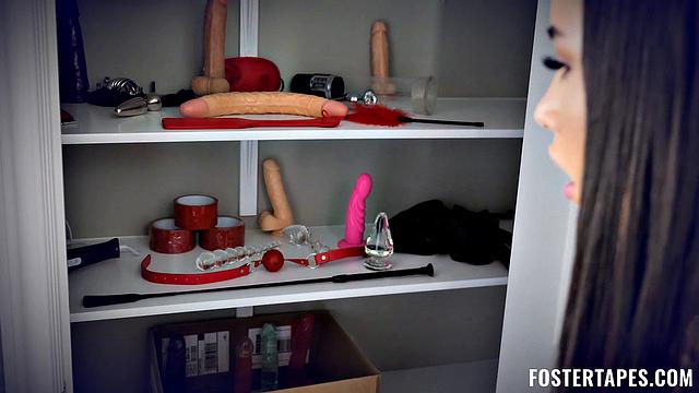 Любопытство довело до страстного минета и жёсткой долбёжки в позе догги.