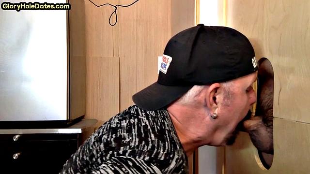 DILF sucks gloryhole penis in homemade action