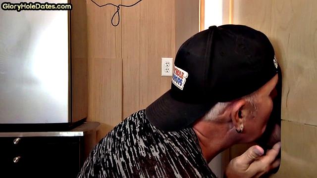 DILF sucks gloryhole penis in homemade action