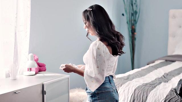 21yo stepdaughter licked and fucked by stepdaddy while alone