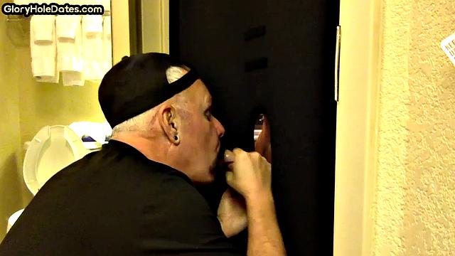 Homemade gaydaddy sucks gloryhole dick for cum in mouth