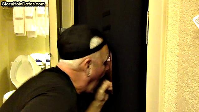 Homemade gaydaddy sucks gloryhole dick for cum in mouth