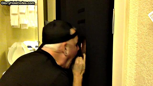 Homemade gaydaddy sucks gloryhole dick for cum in mouth