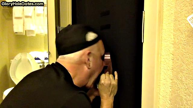 Homemade gaydaddy sucks gloryhole dick for cum in mouth