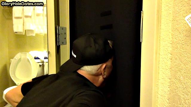 Homemade gaydaddy sucks gloryhole dick for cum in mouth