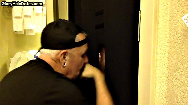 Homemade gaydaddy sucks gloryhole dick for cum in mouth
