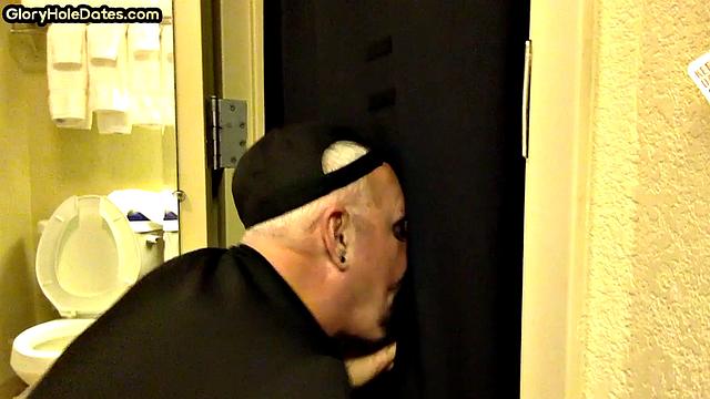 Homemade gaydaddy sucks gloryhole dick for cum in mouth