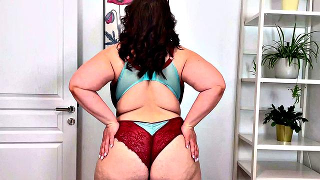 Mia Sweetheart Comes Over to Cum