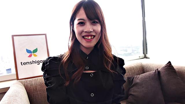 Cheating Japanese housewife amateur, Kana Mogami