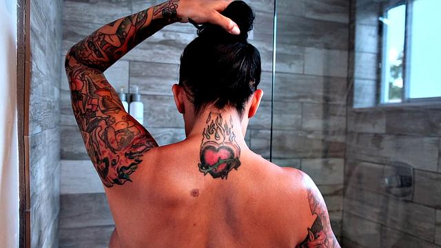 Meet Ricki Raxxx in Shower