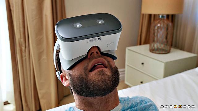 Горничная Ника Веном застала Сета Гэмбла за дрочкой и устроила жаркий секс в отеле с реальным кончанием на лицо.