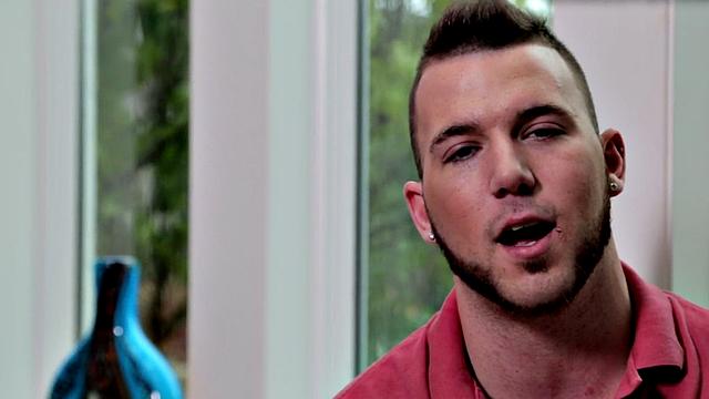 Inked stud fingers ass and jerks off in solo